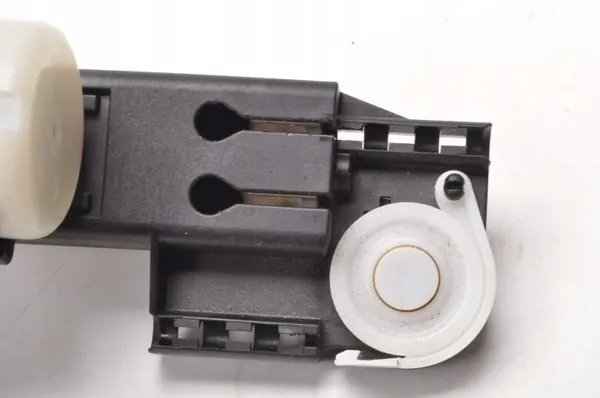 Limpiaparabrisas Mercedes OEM A2078600141 - Usado image 3