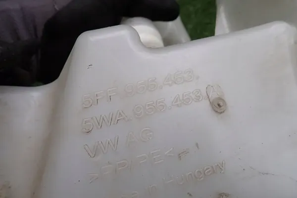 Pesunesteen säiliö Cupra Formentor OEM image 2