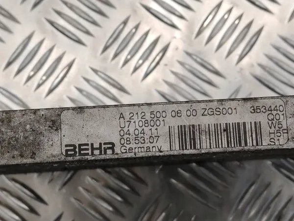 Arrefecedor de óleo Mercedes OEM A2125000600 C W204 image 5