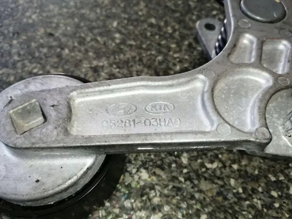 Tensor de correa OEM 2528103HA0 para Hyundai Ioniq 1.58L image 3