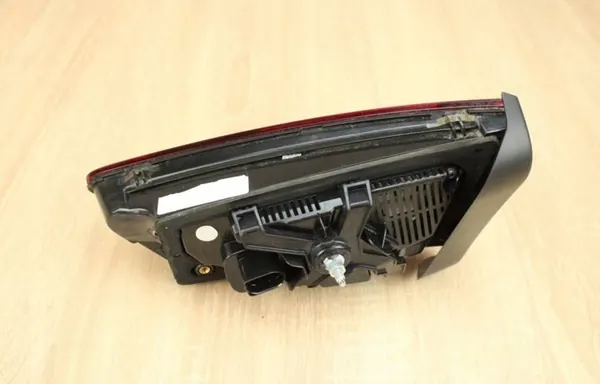 Lámpara trasera LED del maletero izquierda Audi A6 C7 Sedan OEM image 3