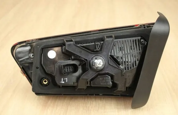 Lámpara trasera LED del maletero izquierda Audi A6 C7 Sedan OEM image 4