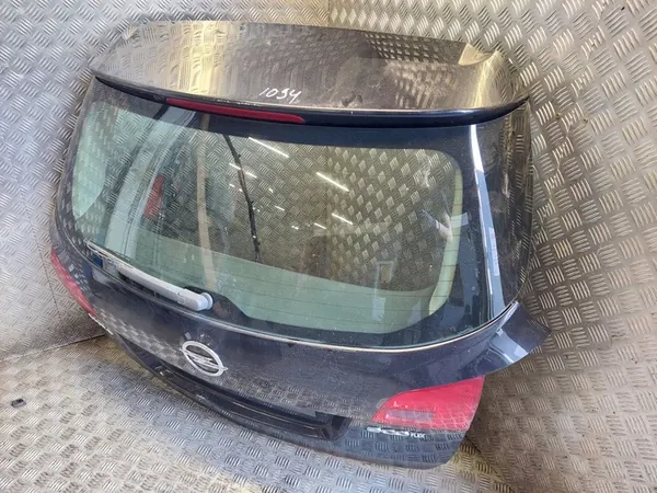 Opel Astra J 2011 Takaluukku OEM 13301585 image 3