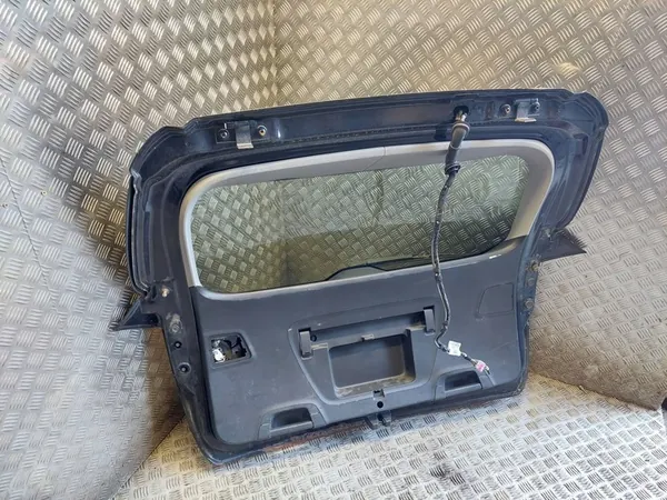 Opel Astra J 2011 Takaluukku OEM 13301585 image 5