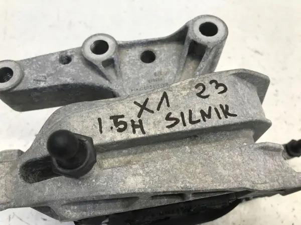 BMW Motorfäste OEM 9423376 för X1/X2 1.5H 2023 image 3