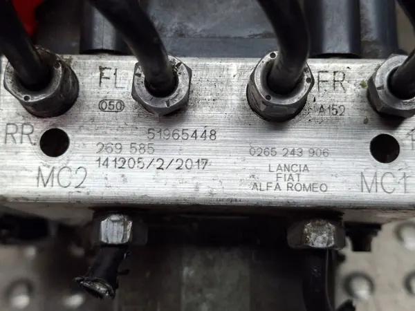 ABS-pompregelaar OEM 51965448 voor Fiat Panda III image 3