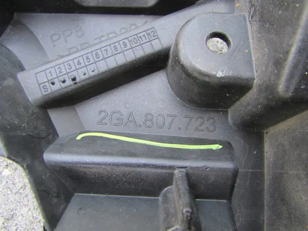 Volkswagen OE Scivolo Paraurti Anteriore 2GA807723C image 3