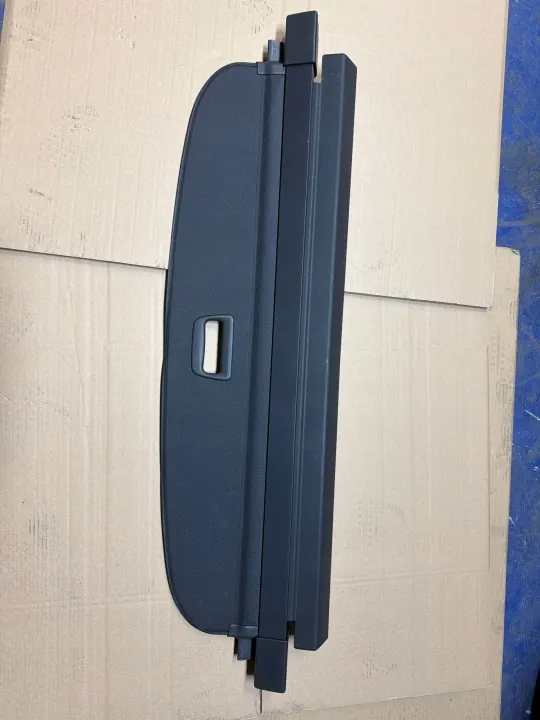VW Golf VIII Kombi Kofferraumrollo OEM 5H9867871F image 2