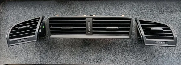 Skoda Fabia III luftgallergaller OEM 6V0820951A image 2