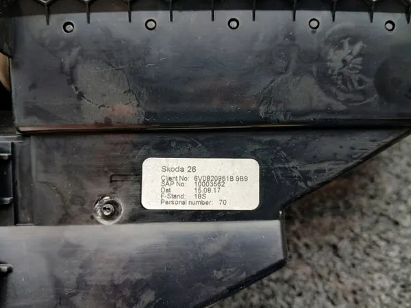 Skoda Fabia III luftgallergaller OEM 6V0820951A image 4