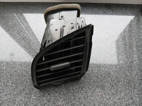 Skoda Fabia III luftgallergaller OEM 6V0820951A image 7