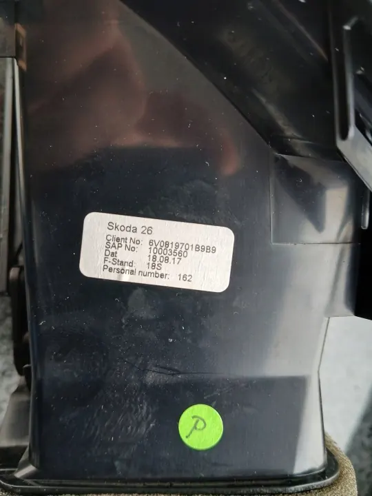 Skoda Fabia III luftgallergaller OEM 6V0820951A image 9