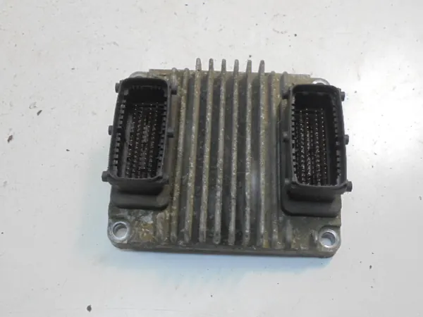 Computadora Motor Opel Usada OEM 12214089 image 2