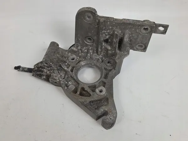 KIA Ceed III Suporte de Bomba Injetora 1.6 CRDI D4FE image 1