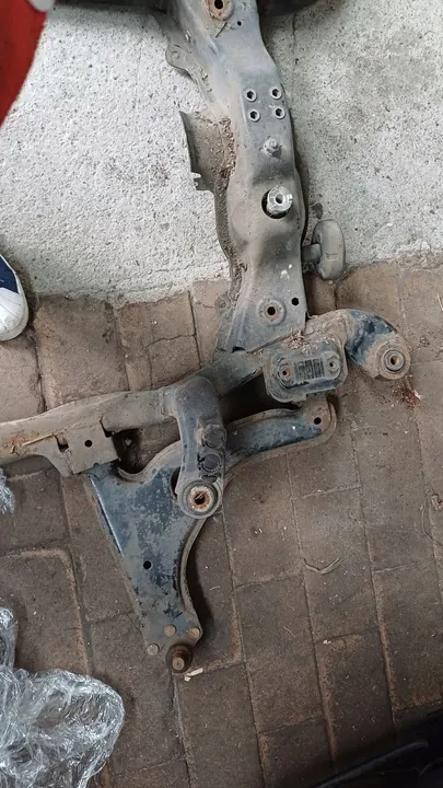 OPEL ZAFIRA B 1.9CDTI Supporto Motore 13192886 image 4