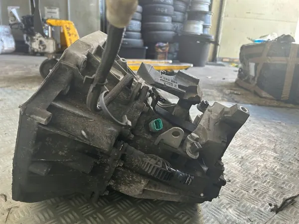 VAIHTEISTO RENAULT MEGANE III 1.5 DCI image 5