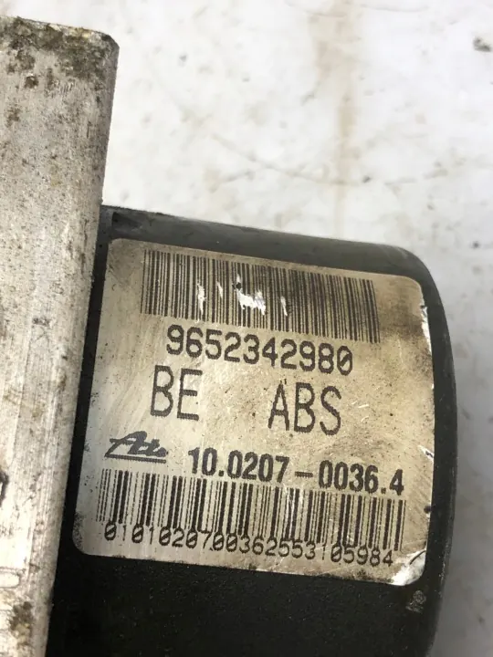 ABS-pompregelaar OEM 9652342980 - Gebruikt image 5