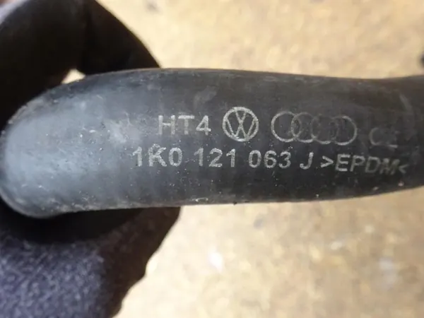 AUDI S3 8P GOLF VI 2.0 TSI CDL Vesiputkien Setti 06F971845B image 5