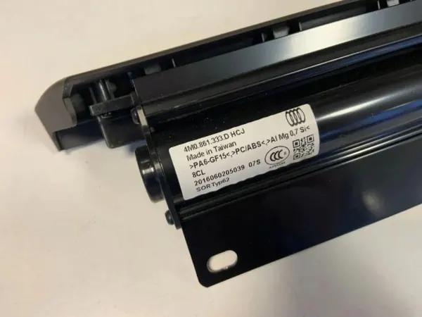 Kofferraumabdeckung Audi Q7 (4M) OEM 4M0861333D - Gebraucht image 3