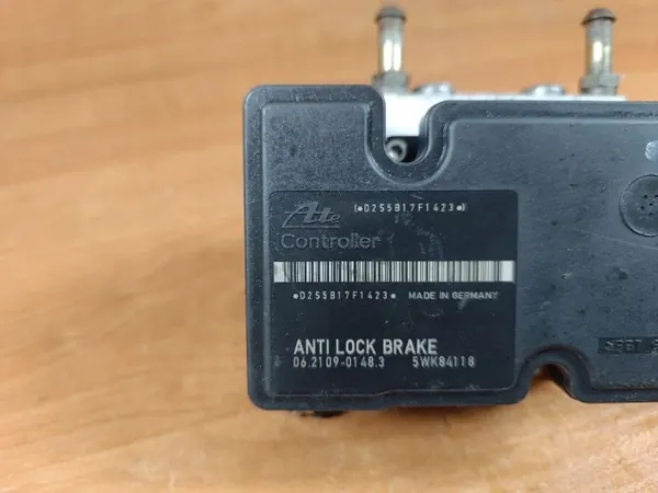 Pompe ABS OEM 06.2109-0148.3 pour Suzuki Wagon R image 3