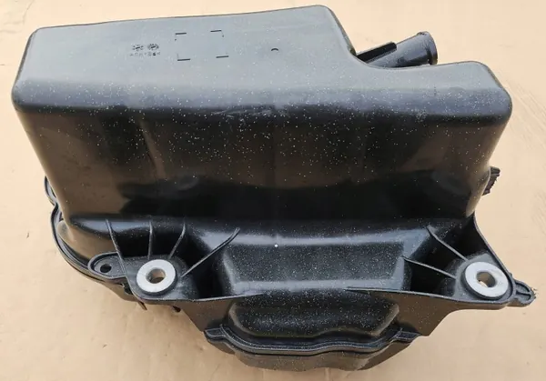 AdBlue-säiliö OEM 4K0131878J Audi A6 C8:lle image 6