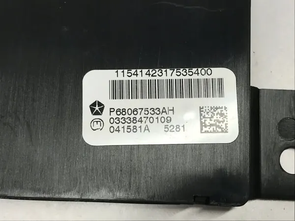 Dodge Charger Avaimeton Moduuli OEM 68067533AH 2016 image 4
