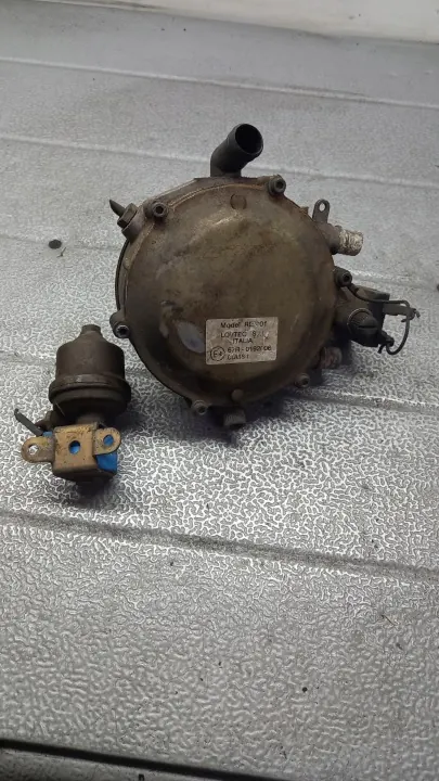 Radiador Daewoo Lanos 1.5B OEM 67R-0192006 Usado image 2