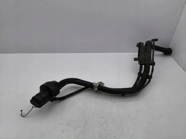 Pescoço de enchimento combustível Toyota OEM 7774512110 - Usado image 2