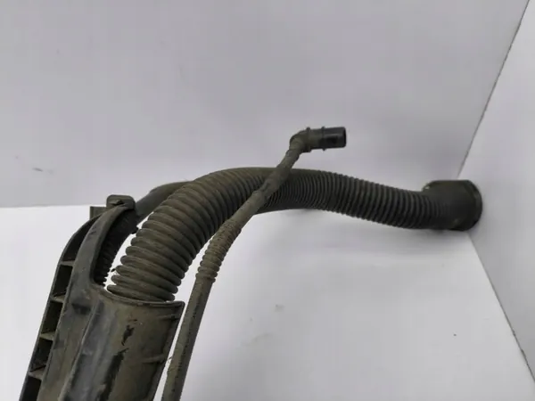 Pescoço de enchimento combustível Toyota OEM 7774512110 - Usado image 3