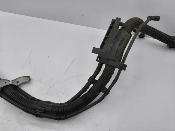 Pescoço de enchimento combustível Toyota OEM 7774512110 - Usado image 6