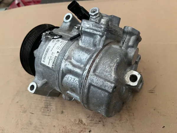Compresor de aire acondicionado MERCEDES C-KLASA W205 A0008304400 image 2