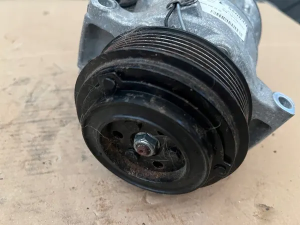 Compresor de aire acondicionado MERCEDES C-KLASA W205 A0008304400 image 3