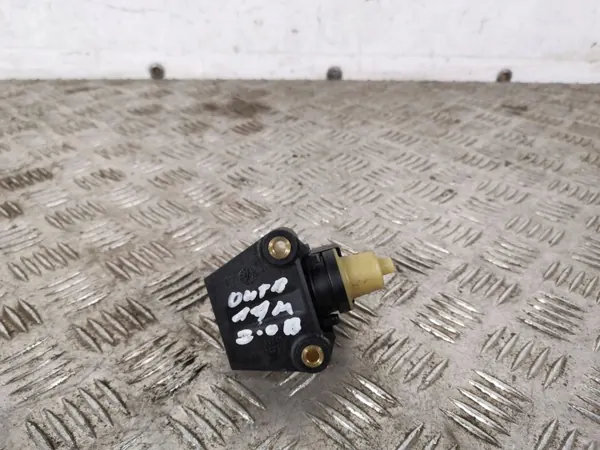 Subaru Kraftstoffdampfventil OEM FBZ13127 - Gebraucht image 2