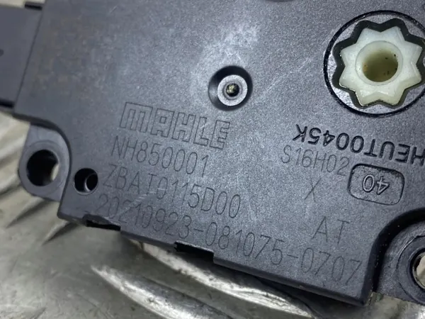 Grelha de ventilação Jeep OE ZBAT0115D00 - Usado image 4