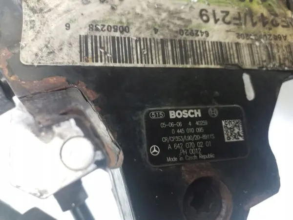 Bomba de combustível Mercedes-Benz E W211 OEM A6420104202 image 3