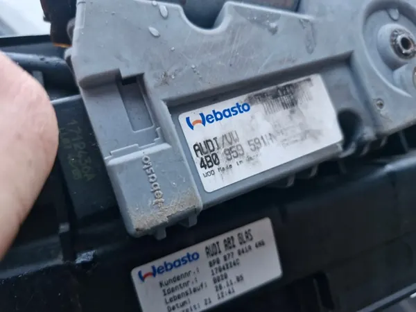 Moteur de toit ouvrant Audi A3 8P OEM 8P0877041A image 5