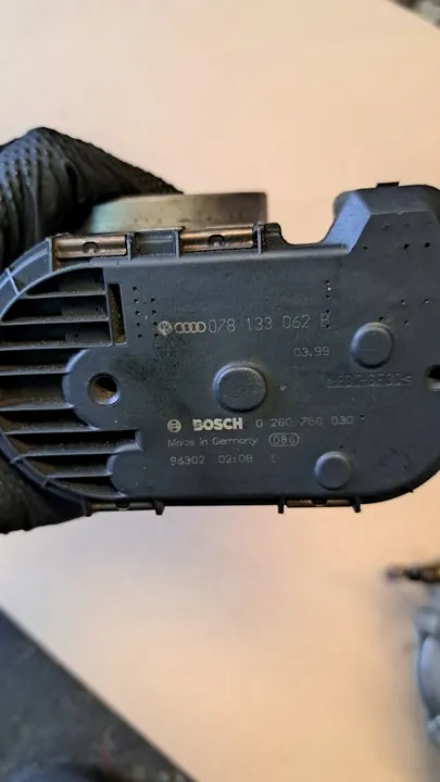 Corpo de Aceleração Audi A4 B6 A6 C5 C6 2.4 V6 078133062 image 3