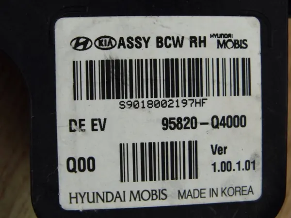 Kia Niro Toter-Winkel-Sensor OEM 95820-Q4000 links image 3