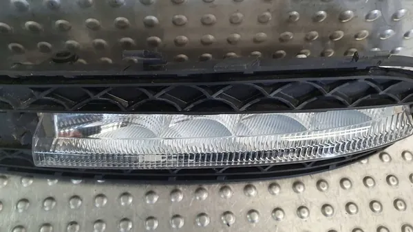 Linker Bumperrooster Halogeen DRL Mercedes E-Klasse W212 09- A2049068900 image 4