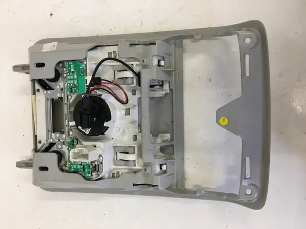 Lampe intérieure Skoda Superb II OEM 3T0947105A image 3