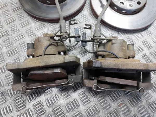 Étriers Frein TARCZE OEM Arrière Gauche/Droite 330mm image 3