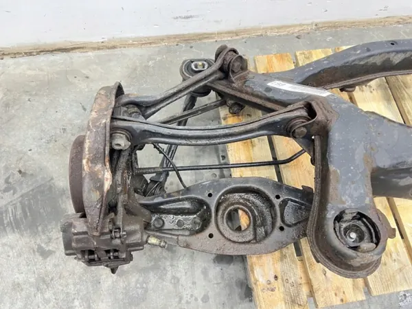 Mercedes R170 Taka-akselipalkki OEM MMAUTKO-28398 image 5