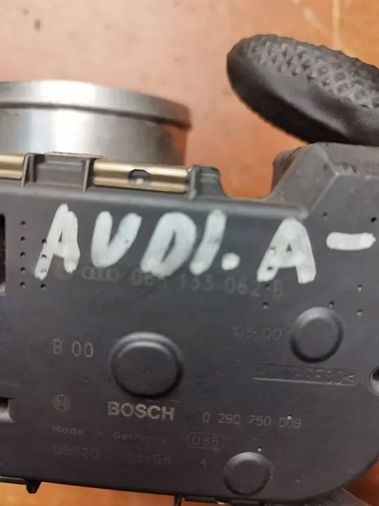 Corpo de borboleta Audi VW Skoda 06B133062B image 3