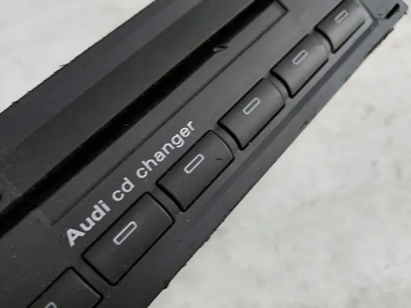 Audi CD-wisselaar OEM CFA00039A - Gebruikt image 4