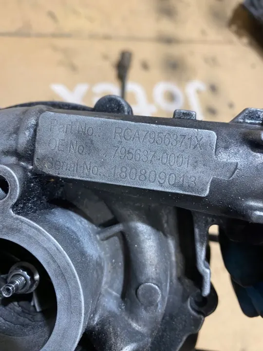 Renault OE Turbokompressor OEM 795637-0001 - Begagnad image 5