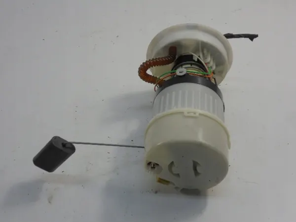 Pompe à carburant Ford OE 3M519H307 - État utilisé image 4
