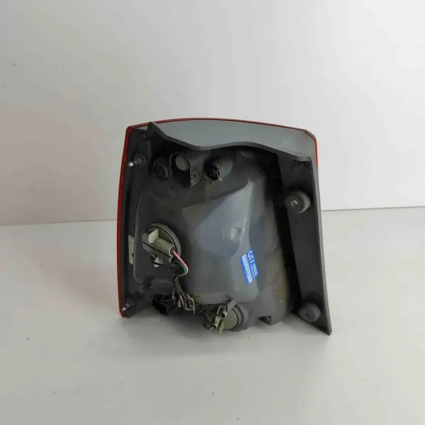 KIA Sorento 2012 Luz trasera derecha image 2