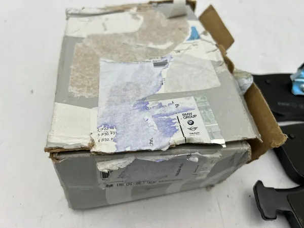 Pastilhas de freio dianteiras BMW F20 F21 F22 F30 F31 F32 F33 OEM 8855002 image 3