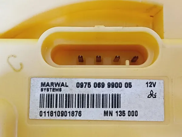 Bomba de combustible Mitsubishi Colt VI 1.3B MN135000 image 3