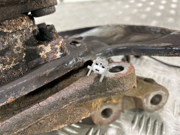 Subaru Forester etupyörän navan OEM FBZ20681 image 3